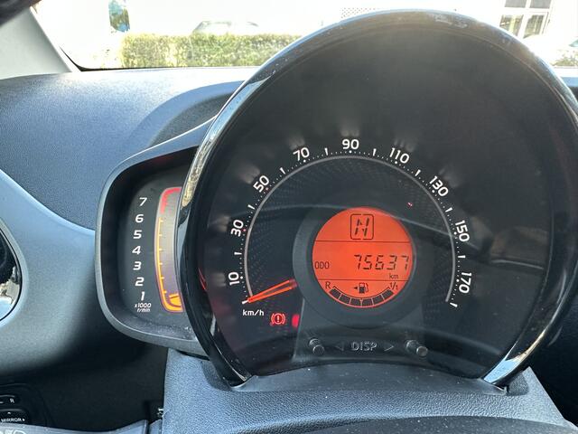 Toyota AYGO 1.0 VVT-i Automaat x-play All-in Prijs Cruise/Carplay/Airco/Camera