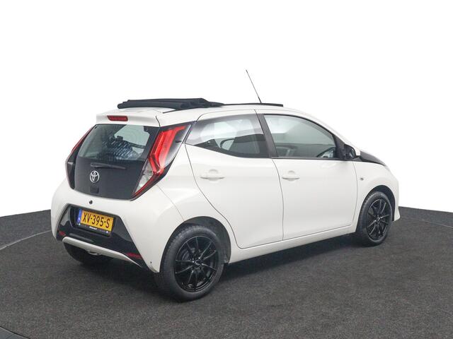 Toyota AYGO 1.0 VVT-i x-play Cabrio | Elektrisch Vouwdak | Lichtmetalen Velgen | Achteruitrijcamera | Airco |