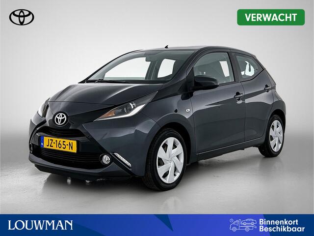 Toyota AYGO 1.0 VVT-i x-play | Navigatie | Airco | Metallic Lak | Dealer Onderhouden |