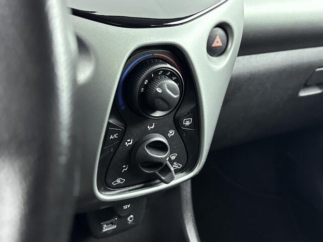 Toyota AYGO 1.0 VVT-i x-play Navi | Parkeercamera | Fietsendragerbeugel | Mistlampen | Airco |