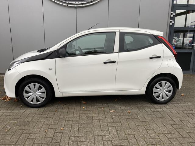 Toyota AYGO 1.0 VVT-i x-fun lage km stand! | Airco | Blue tooth | Elektrisch pakket