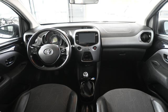 Toyota AYGO 1.0 VVT-i x-clusiv Clima Camera LED Dealer Onderhouden! Inruil Mogelijk!