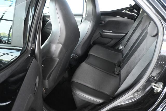 Toyota AYGO 1.0 VVT-i x-clusiv Clima Camera LED Dealer Onderhouden! Inruil Mogelijk!