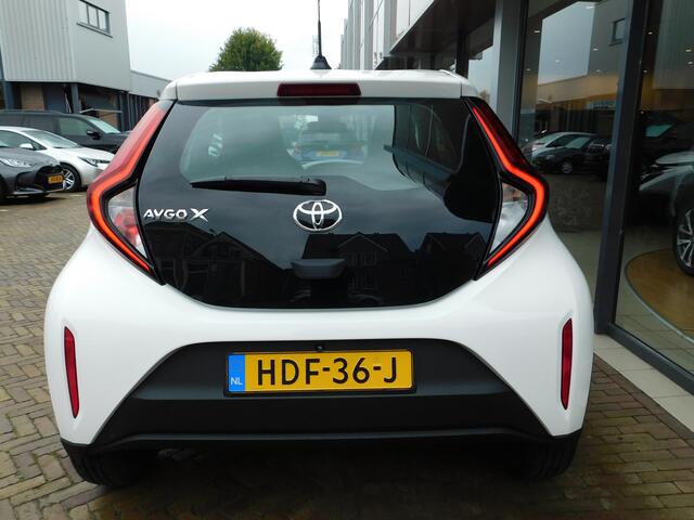 Toyota AYGO X 1.0 VVT-i MT Play