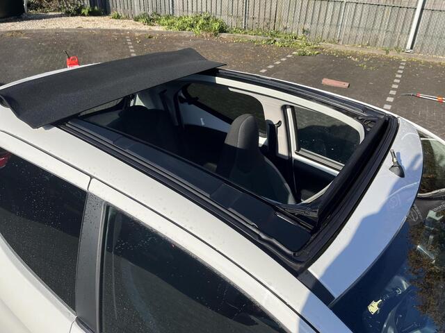 Toyota AYGO 1.0 VVT-i x-joy cabrio | Apple CarPlay/Android auto | Achteruitrijcamera | Climate control