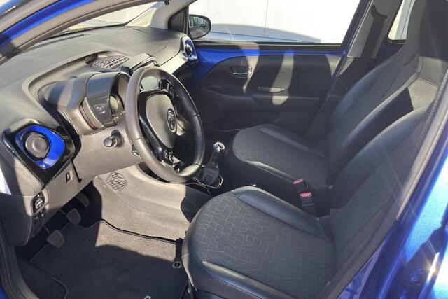 Toyota AYGO 1.0 VVT-i x-clusiv