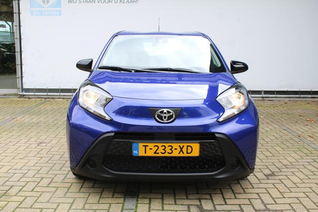 Toyota AYGO X 1.0 VVT-i MT Play | Incl. 12 maanden Garantie | 1e Eigenaar | Cruise controle | Achteruitrijcamera | Apple CarPlay/Android Auto | Lane assist | Airco | DAB Radio | Bluetooth | Centrale deurvergrendeling met handzender | Origineel NL Auto | NAP |