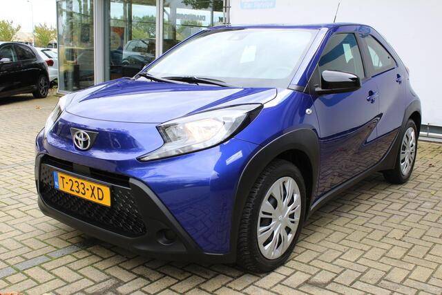 Toyota AYGO X 1.0 VVT-i MT Play | Incl. 12 maanden Garantie | 1e Eigenaar | Cruise controle | Achteruitrijcamera | Apple CarPlay/Android Auto | Lane assist | Airco | DAB Radio | Bluetooth | Centrale deurvergrendeling met handzender | Origineel NL Auto | NAP |