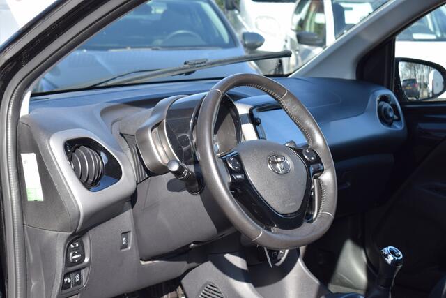 Toyota AYGO 1.0 VVT-i x-play//Camera//Airco//Carplay!!