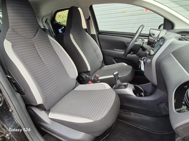 Toyota AYGO 1.0 VVT-i x-play limited Navigatie, Bluetooth, Cruise-Control, Camera.