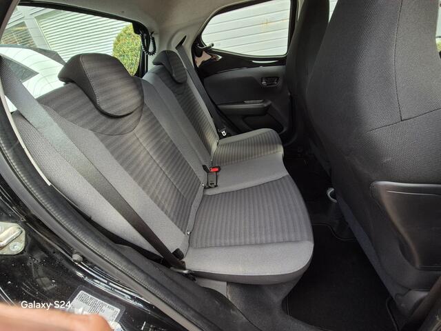 Toyota AYGO 1.0 VVT-i x-play limited Navigatie, Bluetooth, Cruise-Control, Camera.