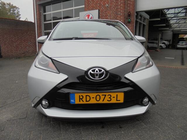 Toyota AYGO 1.0 VVT-i x-play||Cruise||Airco||Rijklaar||