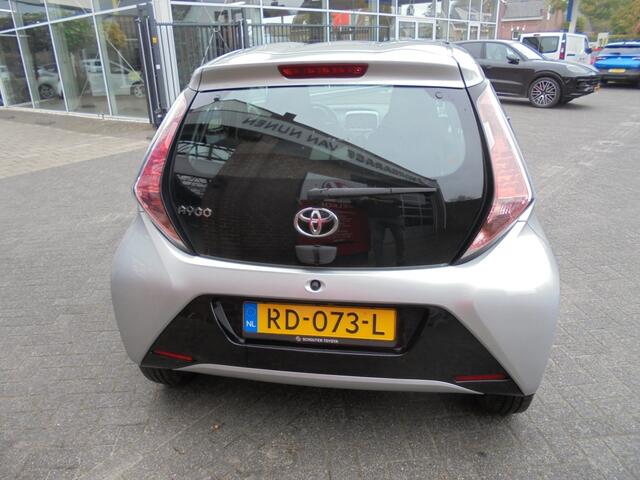 Toyota AYGO 1.0 VVT-i x-play||Cruise||Airco||Rijklaar||