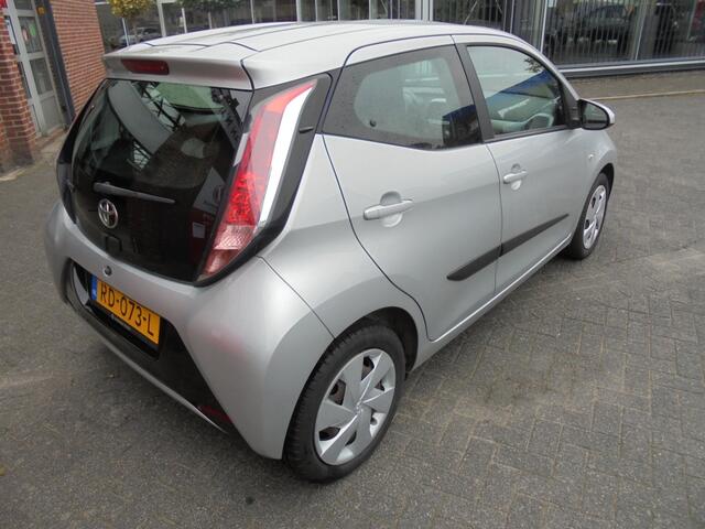 Toyota AYGO 1.0 VVT-i x-play||Cruise||Airco||Rijklaar||