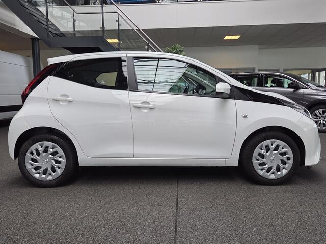 Toyota AYGO 1.0 VVT-i x-play