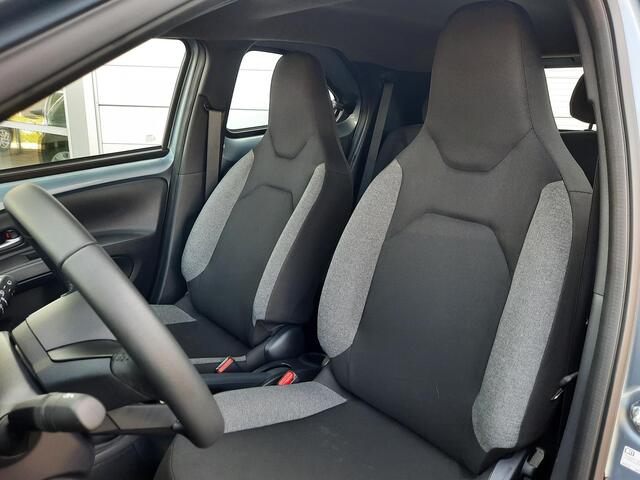 Toyota AYGO X 1.0 VVT-i MT Play