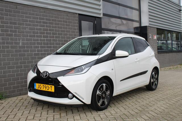 Toyota AYGO 1.0 VVT-i X-Sport / Carplay / Navigatie / N.A.P.