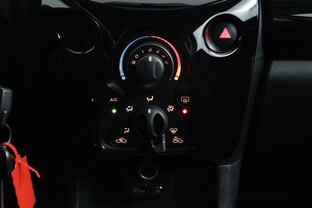 Toyota AYGO 1.0 VVT-i x-cite | Airco | Parkeercamera | Lichtmetalen-Velgen | Bluetooth |