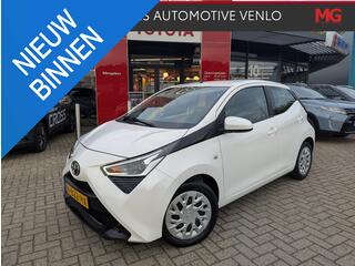 toyota-aygo-1.0-vvt-i-x-play-btwaut