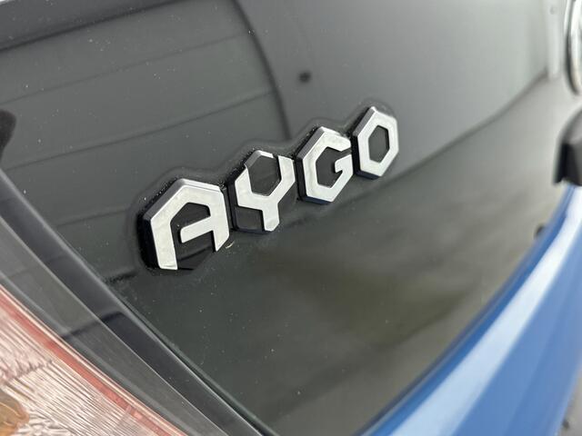Toyota AYGO 1.0 VVT-i x-nav | Airco | Parkeercamera | Mistlampen | Metaallak |