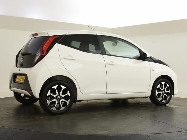 Toyota AYGO 1.0 VVT-i x-joy | Camera | Apple Carplay | LM velgen