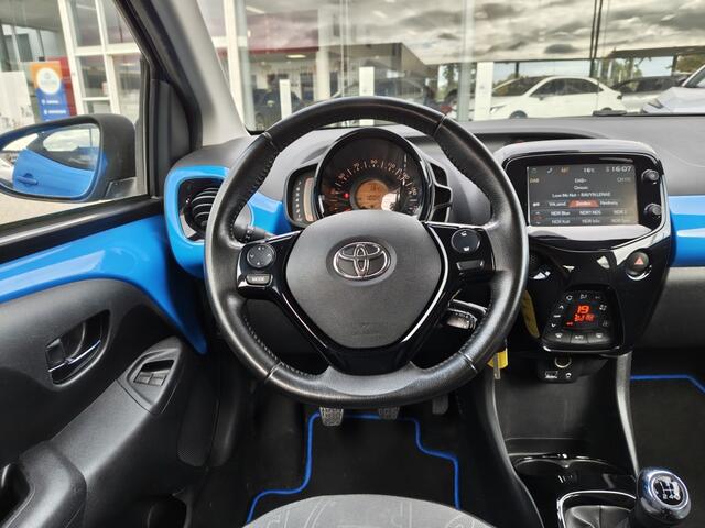 Toyota AYGO 1.0 VVT-i x-joy | DAB | Navi | Achteruitrijcamera | Lichtmetaal