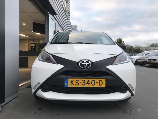 Toyota AYGO 1.0 VVT-i x-now
