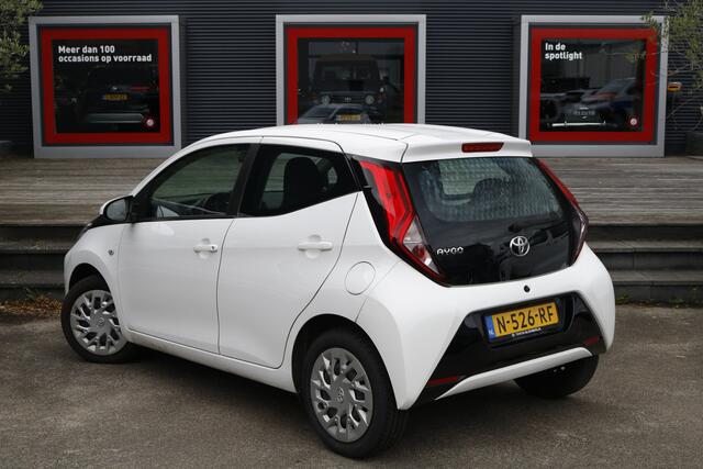 Toyota AYGO 1.0 VVT-i x-play Automaat
