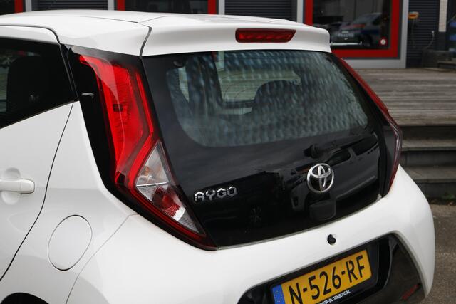 Toyota AYGO 1.0 VVT-i x-play Automaat