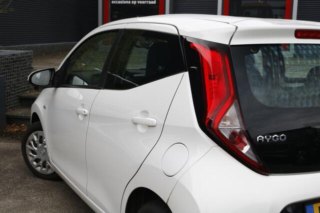 Toyota AYGO 1.0 VVT-i x-play Automaat