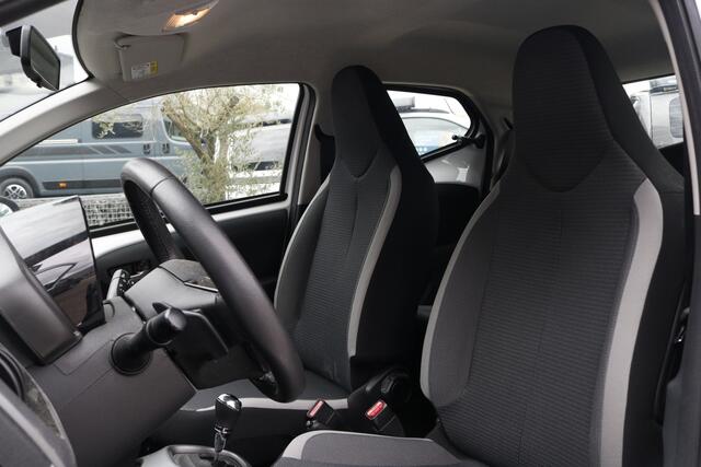 Toyota AYGO 1.0 VVT-i x-play Automaat