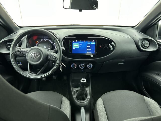 Toyota AYGO X 1.0 VVT-i MT Play | 1e Eigenaar | BTW'er | Nieuw Geleverd en Onderhouden | Apple Carplay / Android auto |