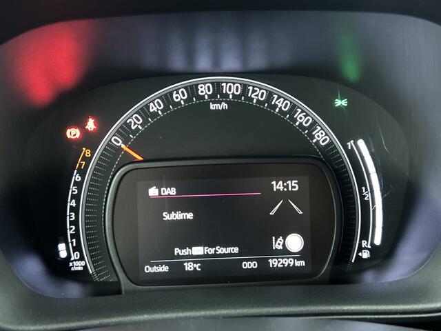 Toyota AYGO X 1.0 VVT-i MT Play | 1e Eigenaar | BTW'er | Nieuw Geleverd en Onderhouden | Apple Carplay / Android auto |