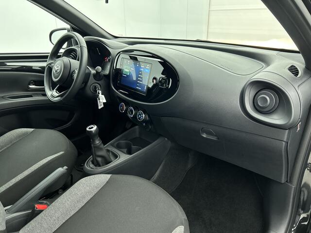 Toyota AYGO X 1.0 VVT-i MT Play | 1e Eigenaar | BTW'er | Nieuw Geleverd en Onderhouden | Apple Carplay / Android auto |