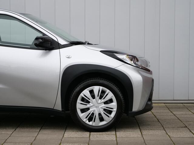 Toyota AYGO X 1.0 73pk VVT-i MT Play Apple Carplay / Camera / Adaptive cruise / Airco