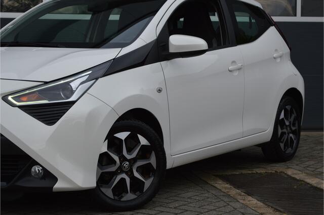 Toyota AYGO 1.0 VVT-i x-play | Carplay/Camera/Airco |