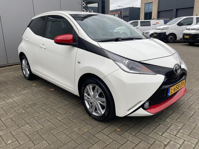 Toyota AYGO 1.0 VVT-i x-cite Camera | Cruise control | Blue tooth | Airco
