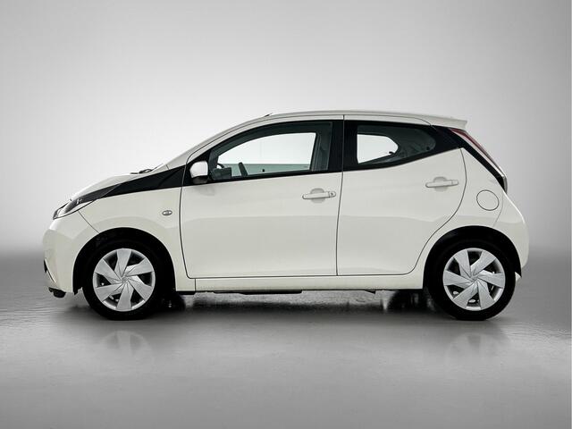 Toyota AYGO 1.0 VVT-i x-play | Camera | Bluetooth