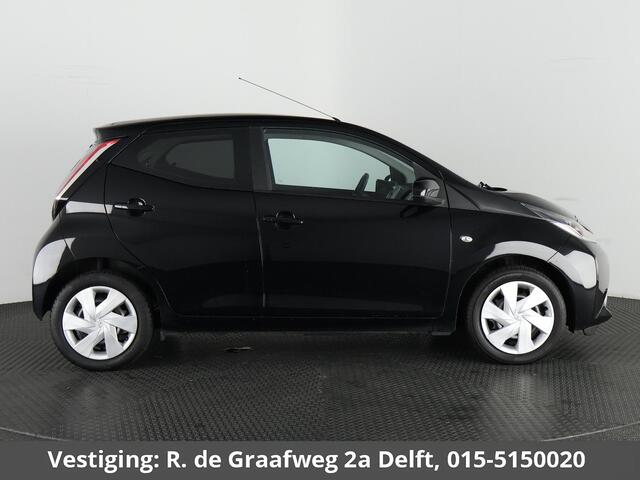 Toyota AYGO 1.0 VVT-i X-Play | Camera | Airco | Dealer onderhouden