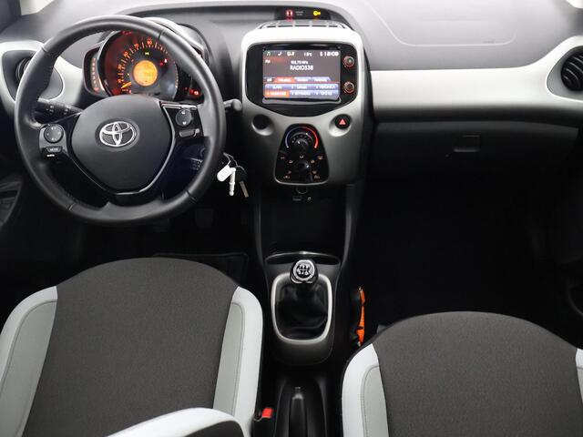 Toyota AYGO 1.0 VVT-i X-Play | Camera | Airco | Dealer onderhouden