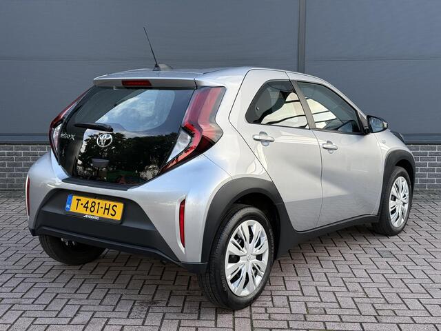 Toyota AYGO X 1.0 VVT-i MT Play / Dealer Onderhouden / Achteruitrij Camera / Cruise / Airco / DAB /