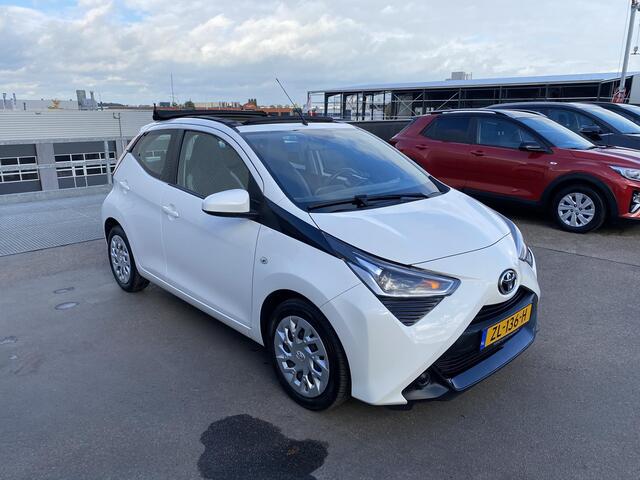 Toyota AYGO 1.0 VVT-i x-play Cabrio, Apple Carplay/Android Auto, achteruitrij camera, BTW-auto, 1e eign. NL-auto