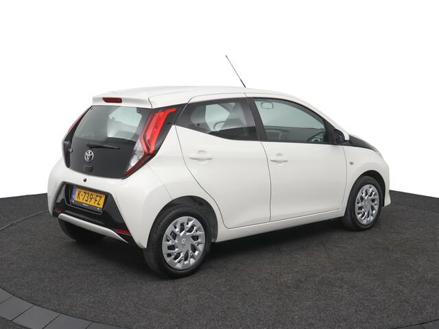 Toyota AYGO 1.0 VVT-i x-play | Apple car play Android auto | Airco | Parkeercamera |