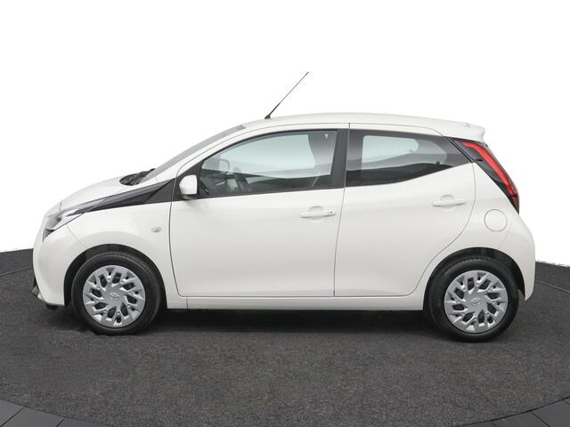 Toyota AYGO 1.0 VVT-i x-play | Apple car play Android auto | Airco | Parkeercamera |