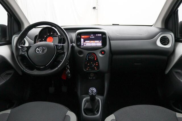 Toyota AYGO 1.0 VVT-i x-play | Apple car play Android auto | Airco | Parkeercamera |
