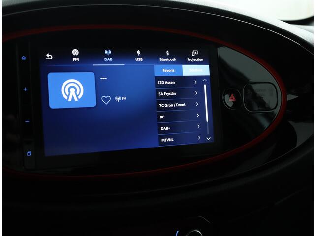 Toyota AYGO X 1.0 VVT-i S-CVT Undercover | Automaat | Parkeer sensoren | Stoelverwarming |