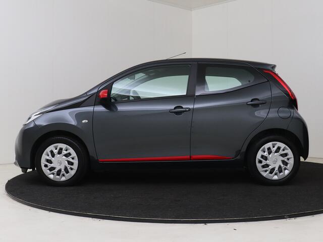 Toyota AYGO 1.0 VVT-i x-play | Achteruitrijcamera | Dealer onderhouden |
