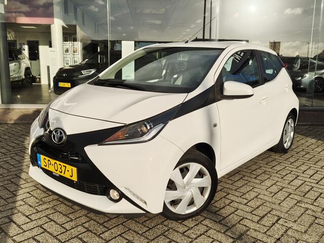 Toyota AYGO 1.0 VVT-i x-play | Navi | Achteruitrijcamera | Airco | Radio