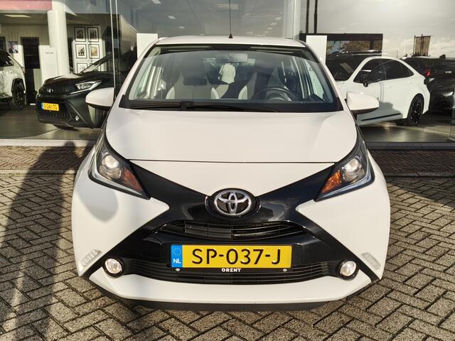 Toyota AYGO 1.0 VVT-i x-play | Navi | Achteruitrijcamera | Airco | Radio