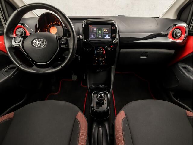 Toyota AYGO 1.0 VVT-i x-cite Sport Automaat (APPLE CARPLAY, CRUISE, CAMERA, LM VELGEN, GETINT GLAS, SPORTSTOELEN, ELEK RAMEN, DAB+, NIEUWE APK, NIEUWSTAAT)